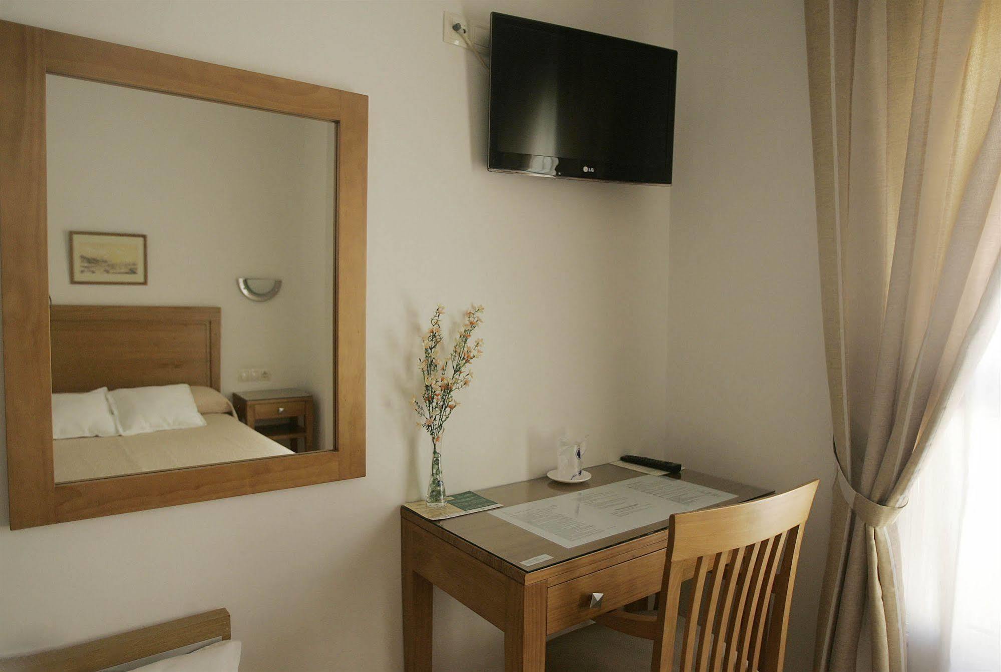 Hotel Goartin Malaga Exterior photo