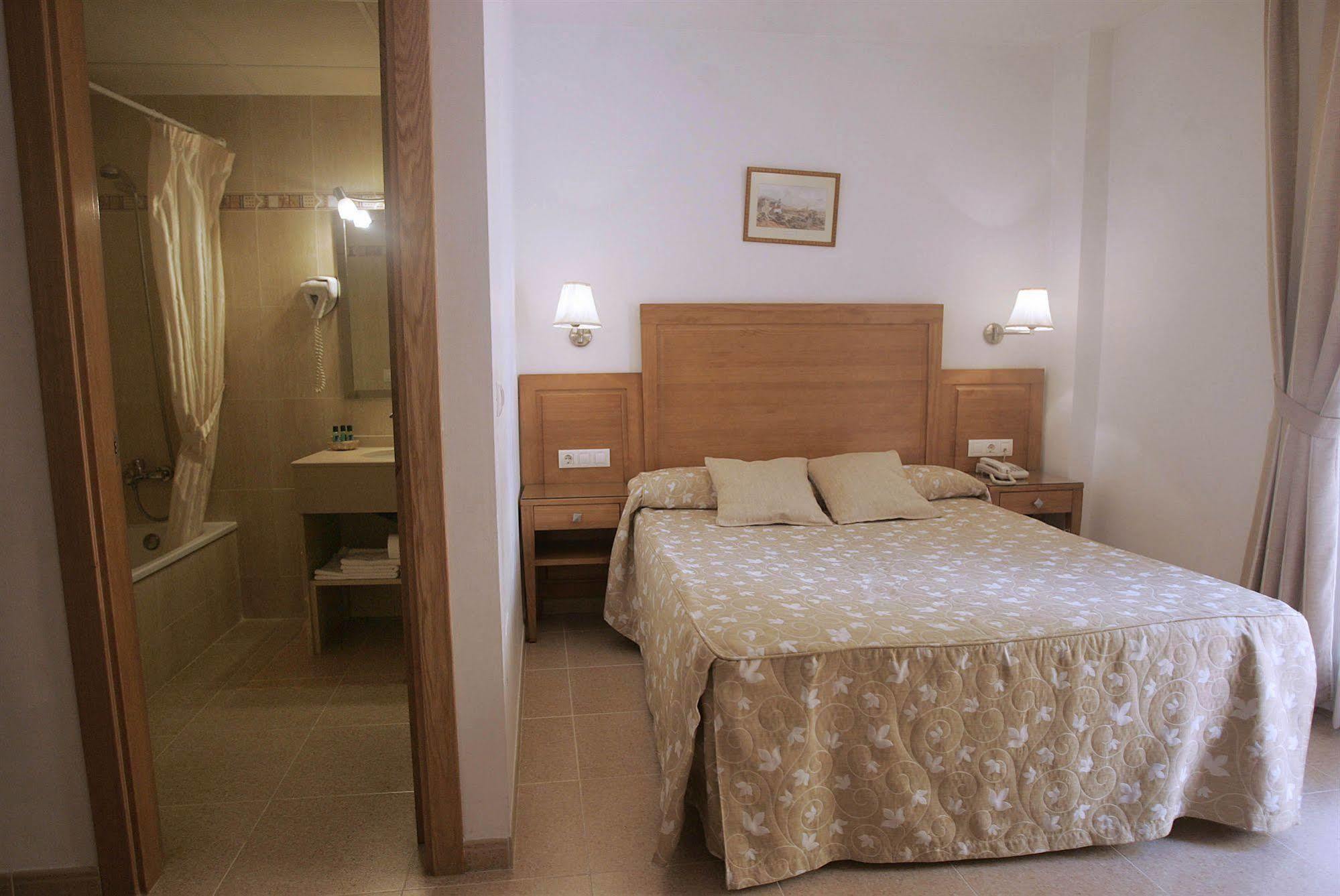Hotel Goartin Malaga Exterior photo